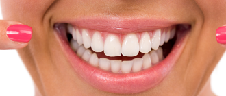 Как отбелить зубы в домашних условиях и не навредить себе